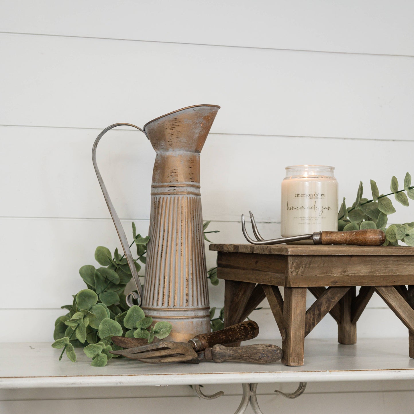 16.5" VINTAGE GRAND PITCHER